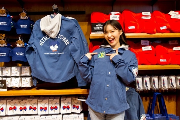 ジャケットにはフード付き