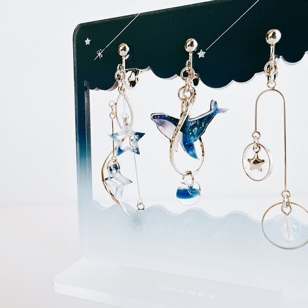 ORANGE(オランジェ)さんの作品「星屑のクジラ 耳飾り」(4800円)