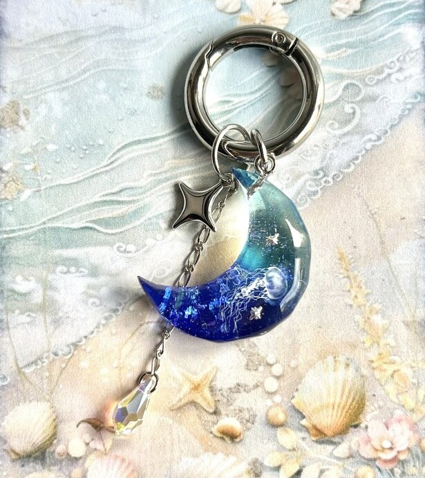 MORPHO(モルフォ)さんの作品「星海月(ほしくらげ)のバッグチャーム」(3850円)