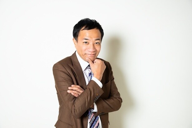 義父との生活をつづったエッセイ本がコミック化されたナイツ・塙宣之さん