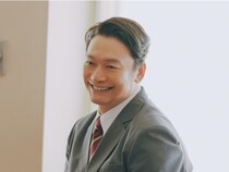 香取慎吾「涙涙の高校生役ゲットしました！」人気ギャグ漫画の実写映画化『高校生家族』2026年秋公開