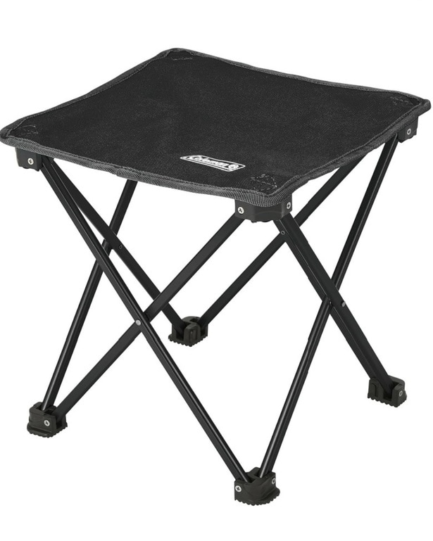 軽くて小さくて、どこへでも。待ち時間も快適にする携帯チェア【コールマン】のスツールがAmazonに登場中‼