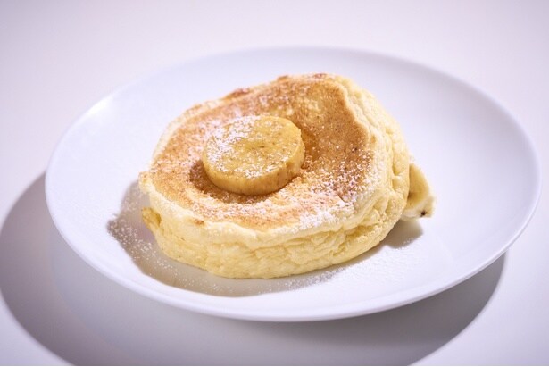 「リコッタパンケーキ - フレッシュバナナ、ハニーコームバター」