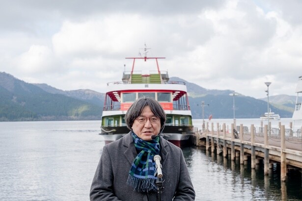 メディア向け乗船会では、川西康之さんが「箱根遊船 大茶会」について解説してくれた