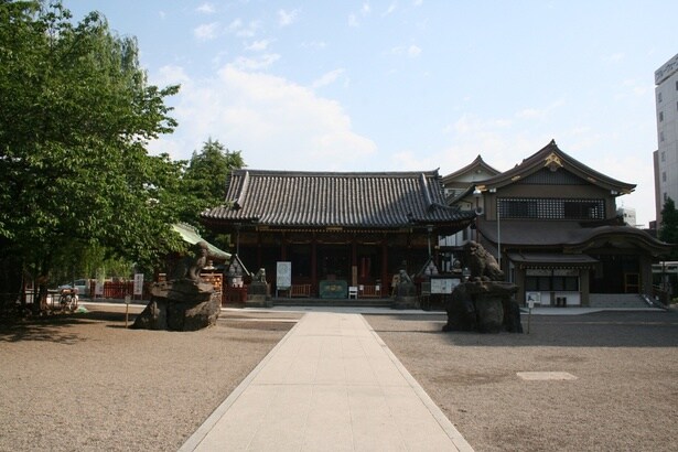 「浅草神社」江戸時代の面影を残す重厚な社殿