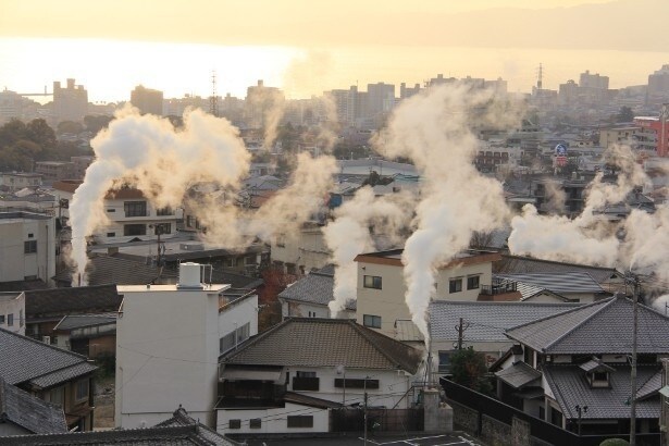 源泉日本一は伊達じゃない!!湯けむりが立ち上る別府温泉