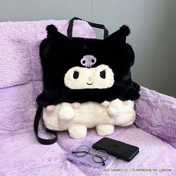 使わないときはお部屋にちょこんと“おすわり”。ソファやベッドに座らせればインテリアとしても活躍する