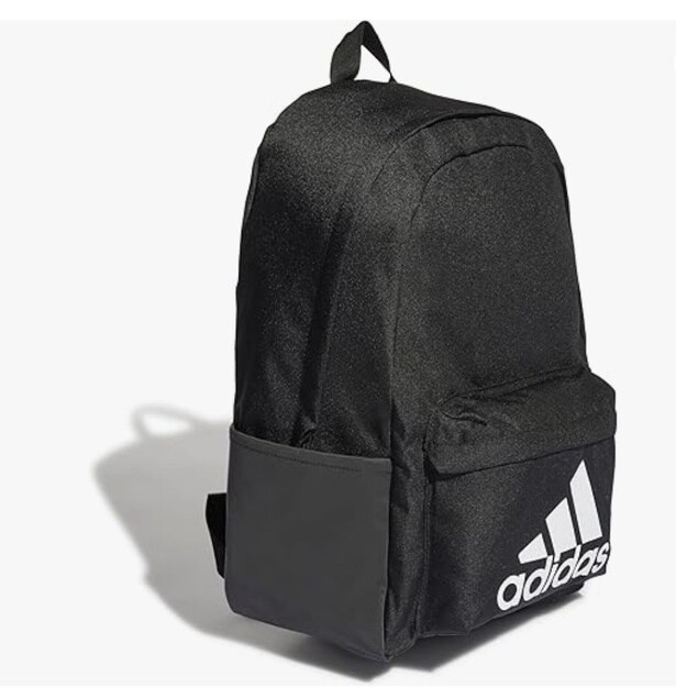 毎日を軽やかに運ぶ、クラシックデザインの頼れる相棒【アディダス】のリュックがAmazonに登場中‼