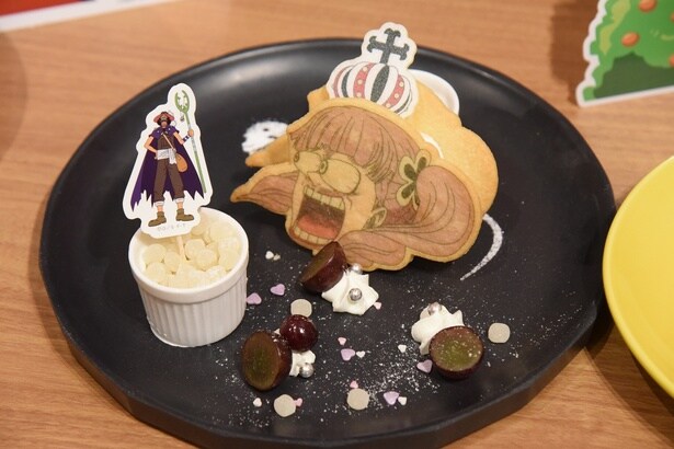 「『おれは元から!!!ネガティブだァ!!!!』ペローナびっくりクッキーアイスサンド」(1870円)