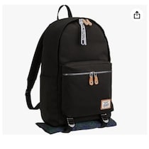 レトロで軽やか！しかも雨の日だった安心。【コールマン】のリュックがAmazonに登場中‼