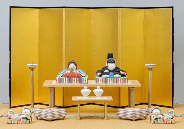 子どものような顔立ちに、柔らかく明るい彩色が施された豊島家の雛人形