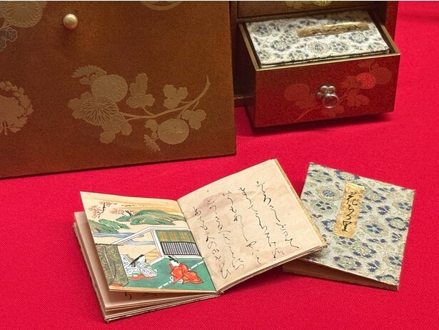 小さくともちゃんと読むことができ、源氏物語の名場面を楽しむことができる