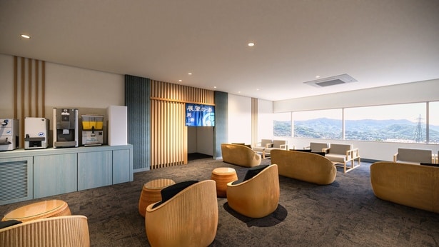 新設の湯上りラウンジ。ドリンクカウンターではビールなどのアルコール類も無料で楽しめる