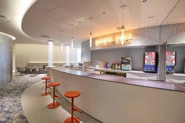 9階の『Dayoffcafe』ではd'Albaのシートマスク付き限定ドリンクメニューが登場