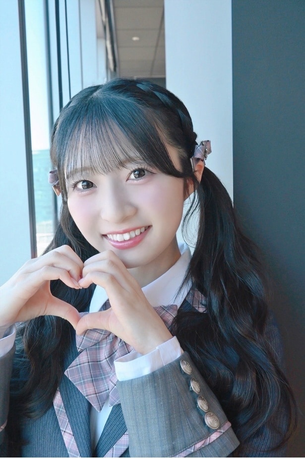 「明るめな曲だなと感じると同時に今の自分たちとリンクするような歌詞にぐっときてしまいました」秋山由奈