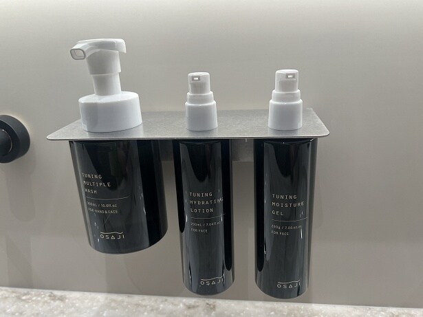 「渋谷SAUNAS」と同じくOSAJIのアメニティが設置されている