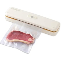 真空で美味しさキープ。作り置きも整理もこれ一台でスマートに【アイリスオーヤマ】の真空パック機がAmazonに登場中‼