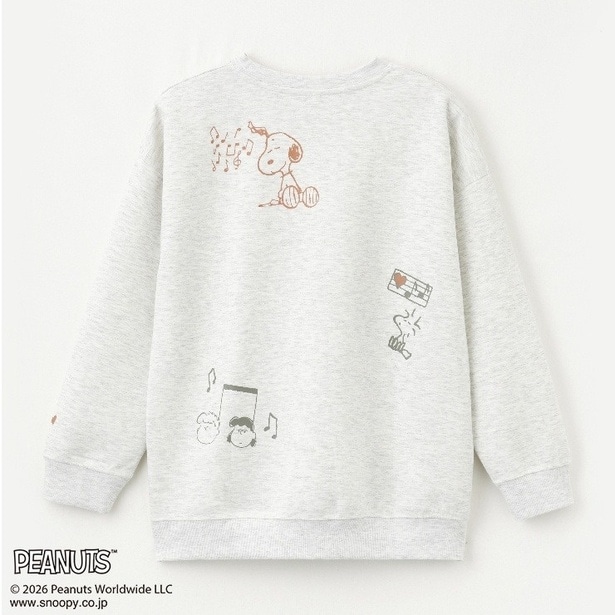 ベージュのバックスタイル