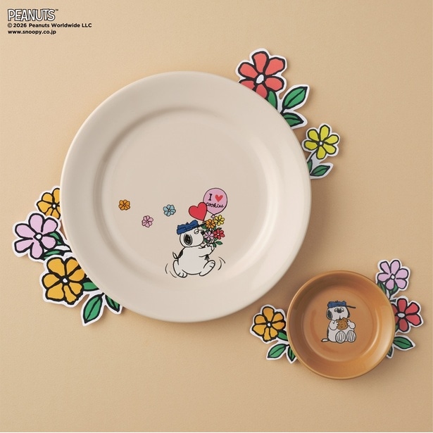 花束を持ったオラフが描かれた春らしいプレート