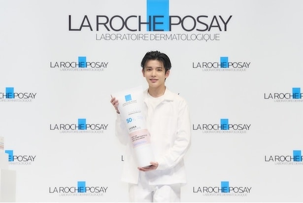 「ラ ロッシュ ポゼ」トーンアップUV アンバサダー就任発表会に登壇したなにわ男子・長尾謙杜さん