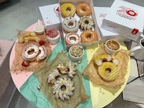 ザクぽろ！ふわフワ！ほわモチ！「クリスピー・クリーム・ドーナツ」の食感を楽しむ春ドーナツ