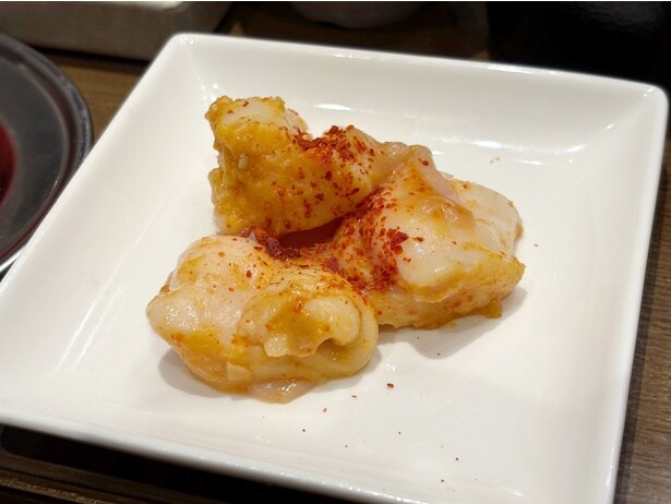 『龍が如く』ファンにはお馴染みの「特上ホルモン」 (ハーフ：400円／10人前：3890円)