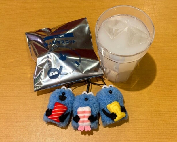【写真】パペットスンスンコラボ限定指人形マスコット付き ソフトドリンク(1300円~)