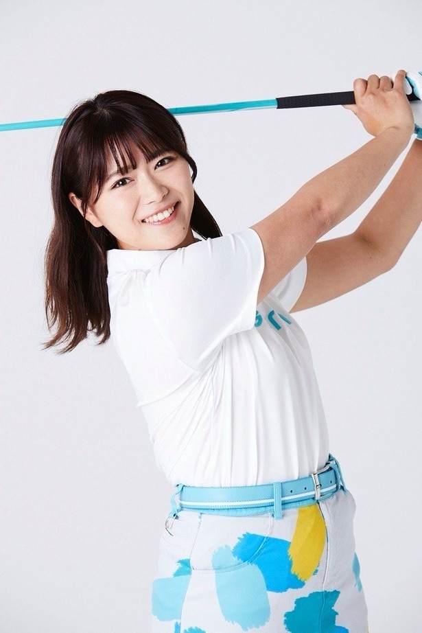 AKB48の元メンバーであり、ゴルフ歴は20年以上の経験を誇る山内鈴蘭さんとともに、特別なステージをお届け