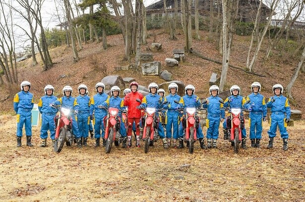 栃木・茨城・群馬の3県警による合同訓練。訓練後のリラックスした表情