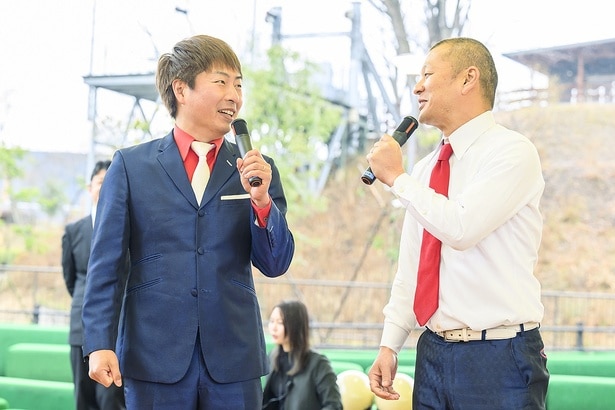 久しくバイク乗ってなかったという福田さんは「イメトレしなきゃいけないなと思って、『AKIRA』を見てきました」と挨拶。それに対し益子さんは、「まあまあウケた。いいぞいいぞ」と相方のコメントを優しく受け入れた