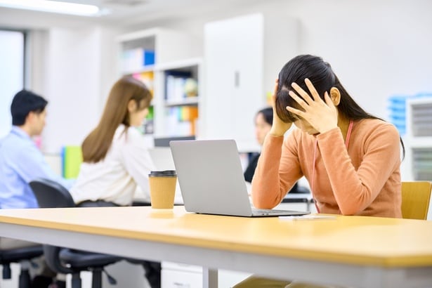 症状そのものよりも、「不調」と言える空気があるかどうかで、しんどさは大きく変わってくるのかもしれない