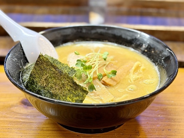 鶏白湯ラーメン