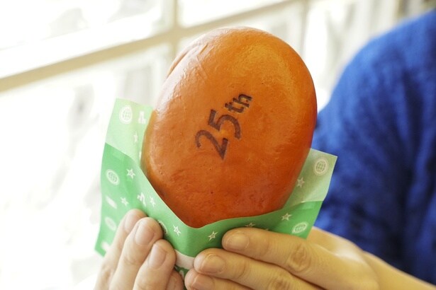 ターキーレッグ!? まん。ふっくらした生地にターキー入りのあんが詰まっている