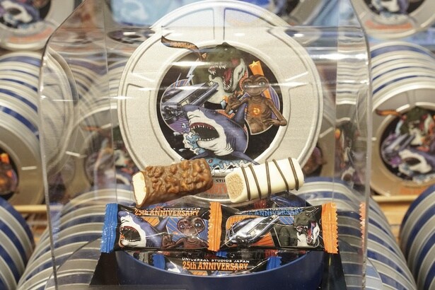 チョコカバードクッキーの缶はフィルム風