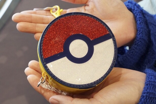 ころんとした手のひらサイズが最高なポーチ