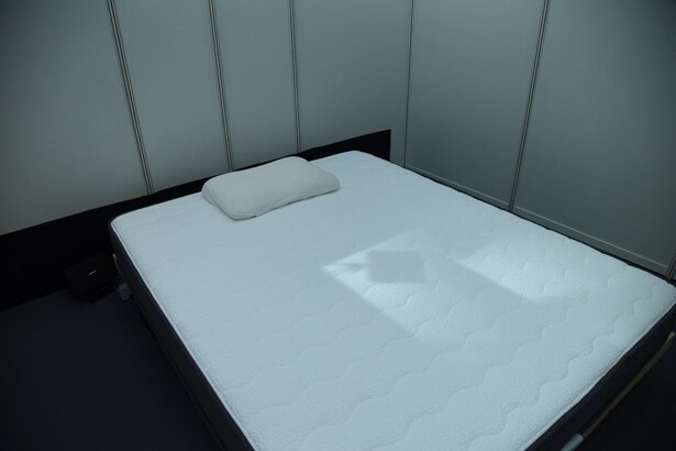 「寝っころプリ」の中には「NELL マットレス」が敷かれている