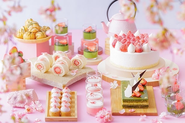 4月28日(火)までは、いちごと「桜&抹茶」