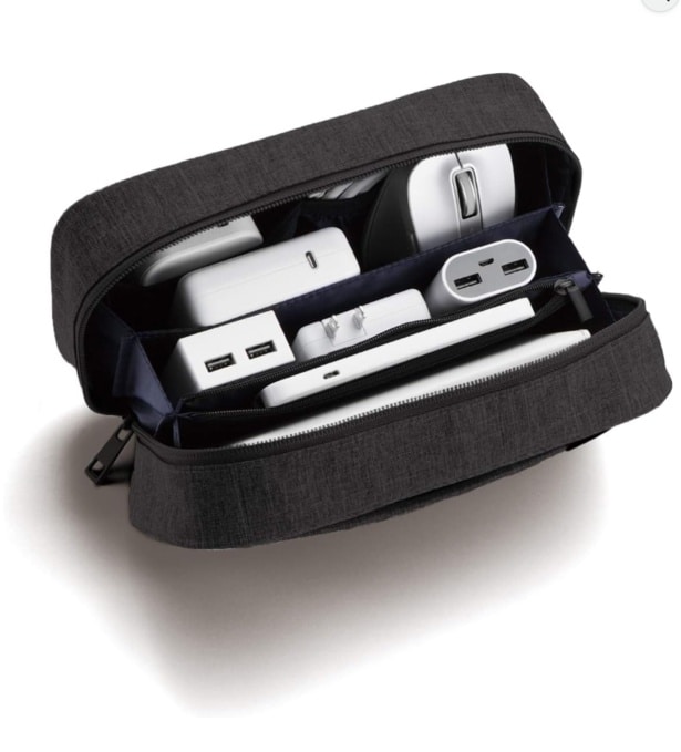 一瞬でフルアクセス。ダブルファスナーが導く、ストレスフリーな開閉体験【エレコム】のポーチがAmazonに登場中‼