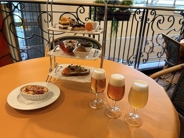 【画像】「イルサッジオ」で提供されるアフタヌーンティーセット (実際はビールは2種類)