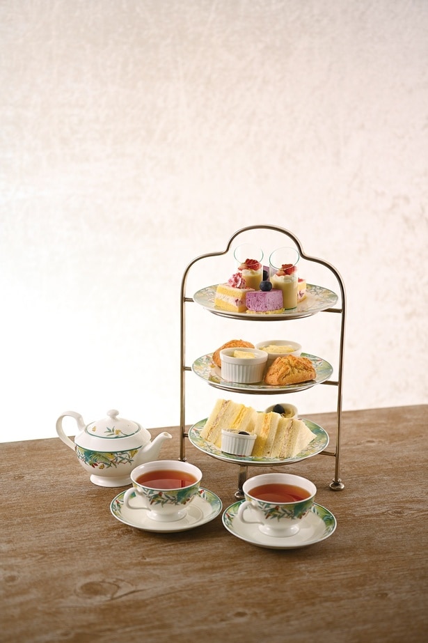 本店1階のティーサロン「アボリータム」で提供されるアフタヌーンティーセット