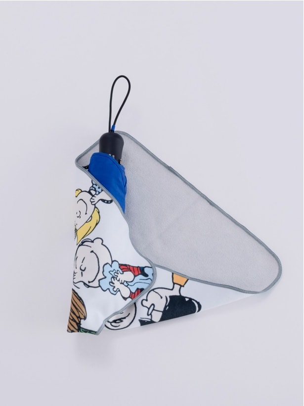 濡れた折り畳み傘もサッとくるめる