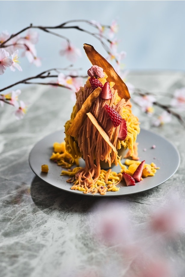 桜のこぼれ蜜芋モンブランパフェ(2400円)