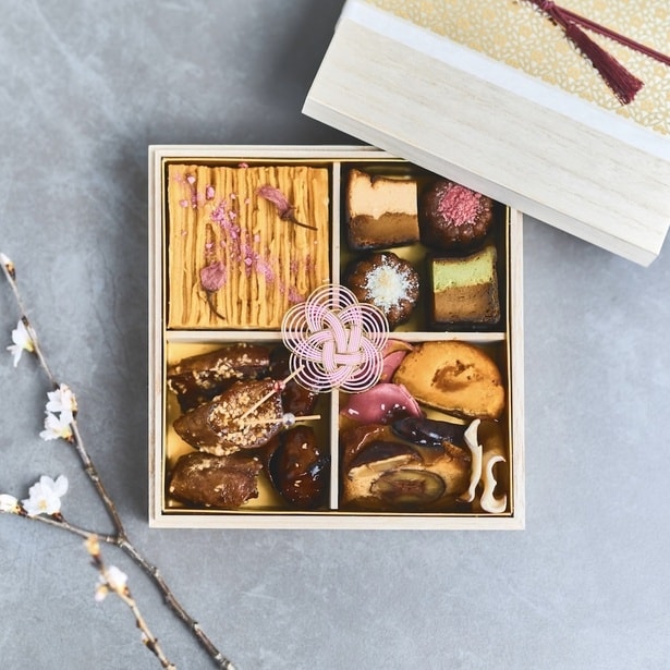 蜜芋尽くしのスイーツお重箱〜桜霞〜(7980円)