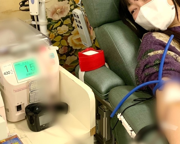 採血の様子。採血時間は「全血献血」でおよそ10~15分。思っていたよりあっという間に終了した