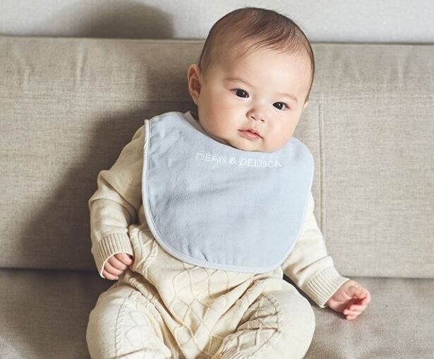 シンプルなデザインのスタイはどんなウェアにも合う