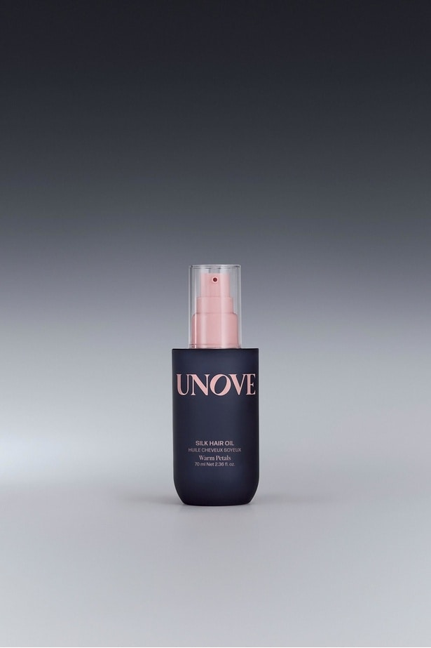 「アノブ シルクオイルエッセンス」(1870円)などのアウトバス製品も人気