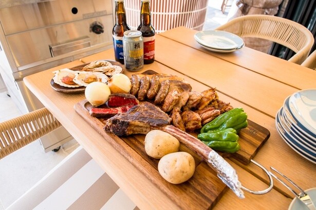 名物のトマホークグリルセット