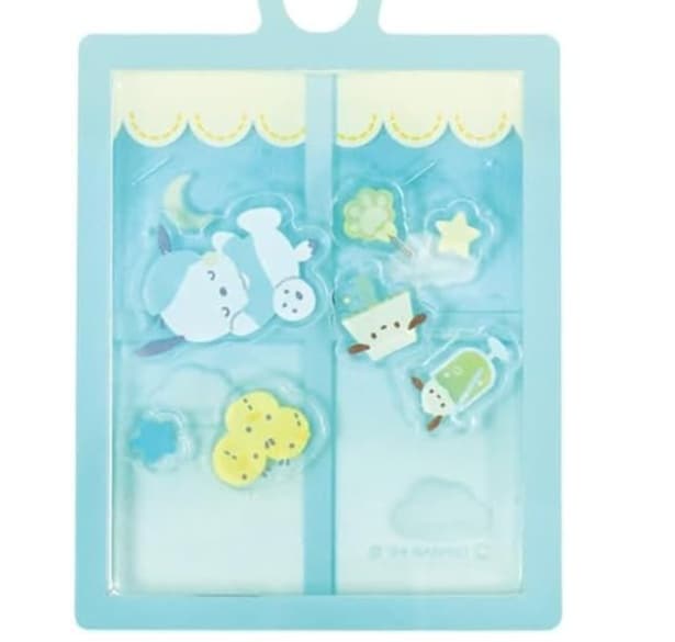 窓の向こうで夢の中。寝ているポチャッコの姿に、心まで癒やされる【ティーズファクトリー】のポチャッコキーホルダーがAmazonに登場中‼