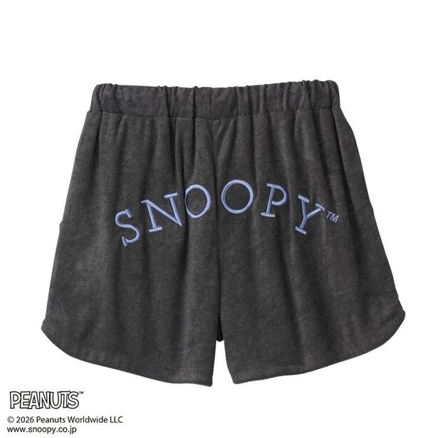  後ろのロゴ刺しゅうもポイント