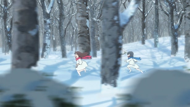 『おおかみこどもの雨と雪』場面写真。雪山を駆ける雨と雪。この躍動感がどんな原画から生まれたのか、展覧会で確かめたい